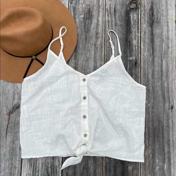 Tops - NWT white tie front crop top